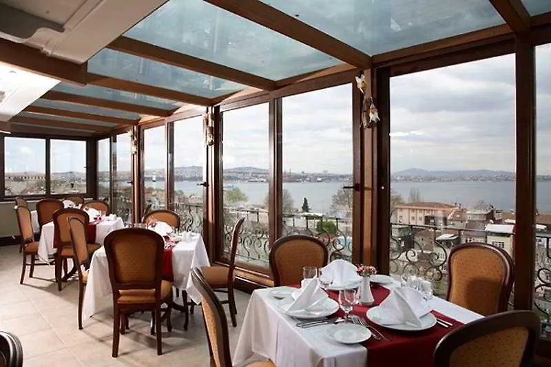 Triton Hotel Istanbul 4*,