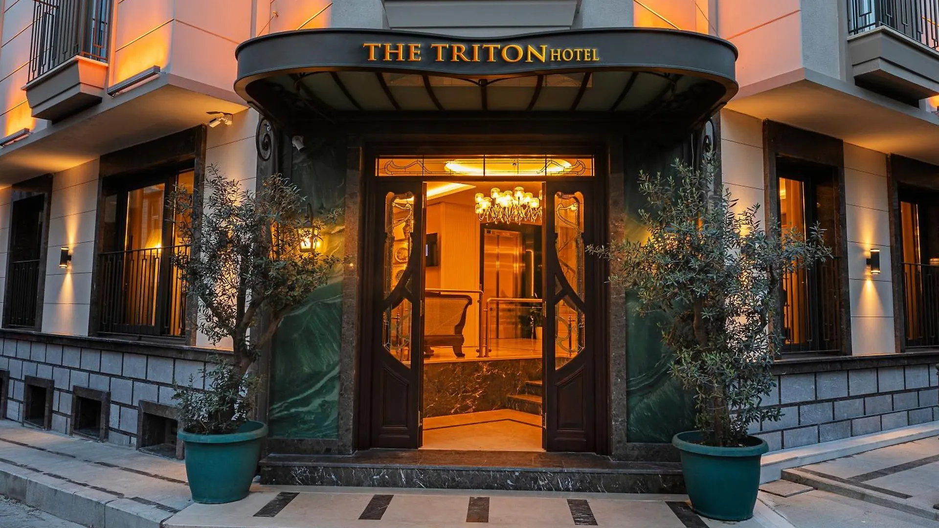 Triton Hotel Istanbul 4*,